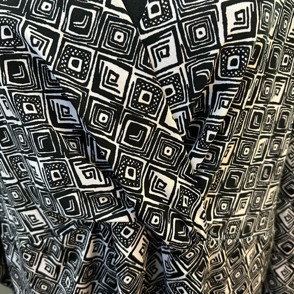 Shelby & Palmer Black and White Patterned Dress - Picture 3 of 8